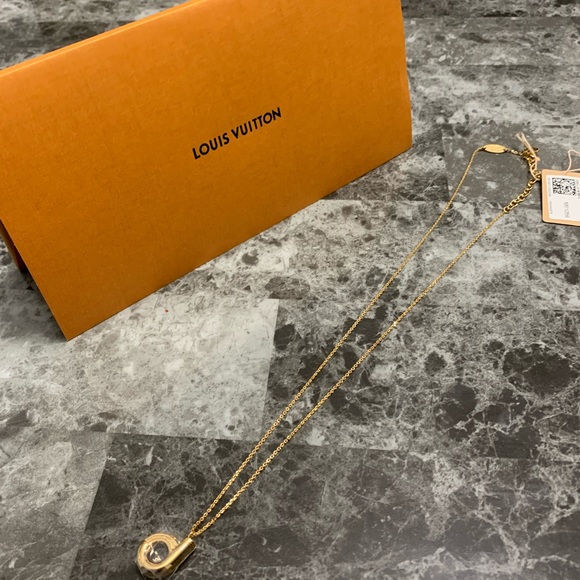 LV Necklace - Picture 1 of 3